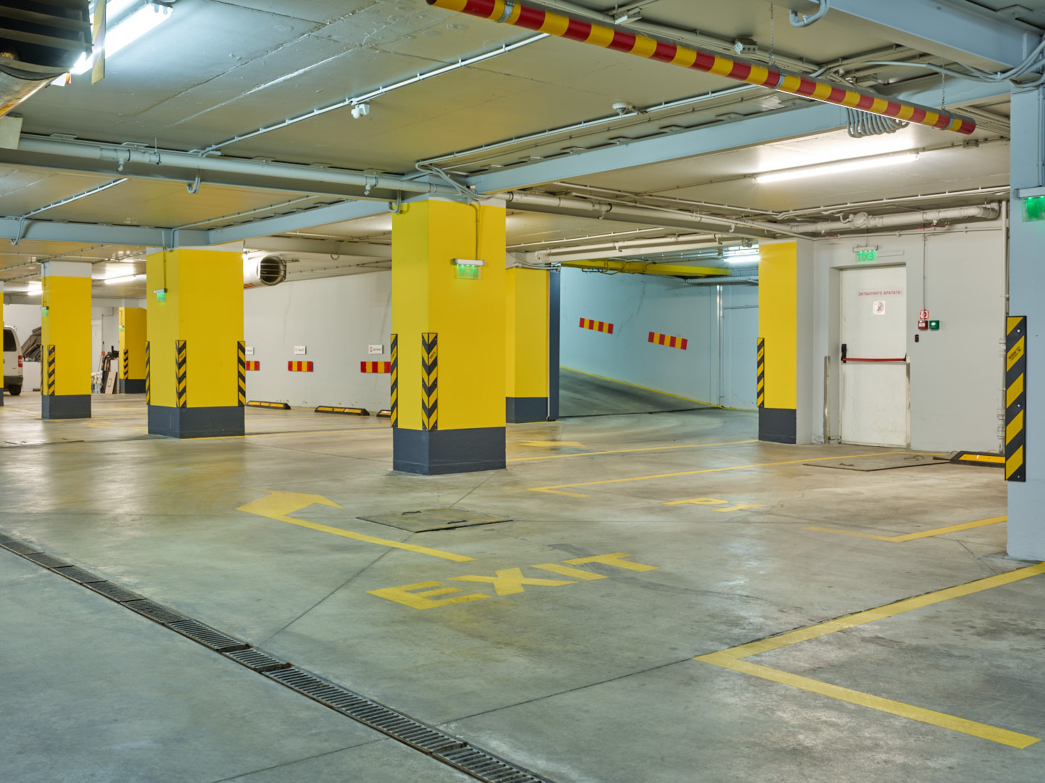 Почистване Подземен Паркинг